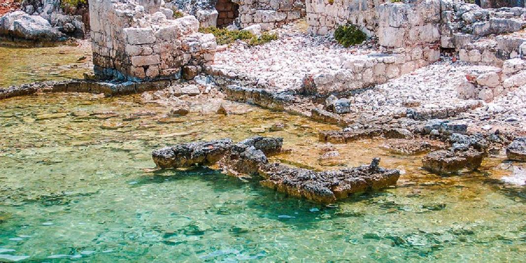 Denizden ulaşım sağlanıyor, Bali’yi aratmıyor! ‘Batık şehri’ ile zamana direnen cennet: Tatilciler akın ediyor 3
